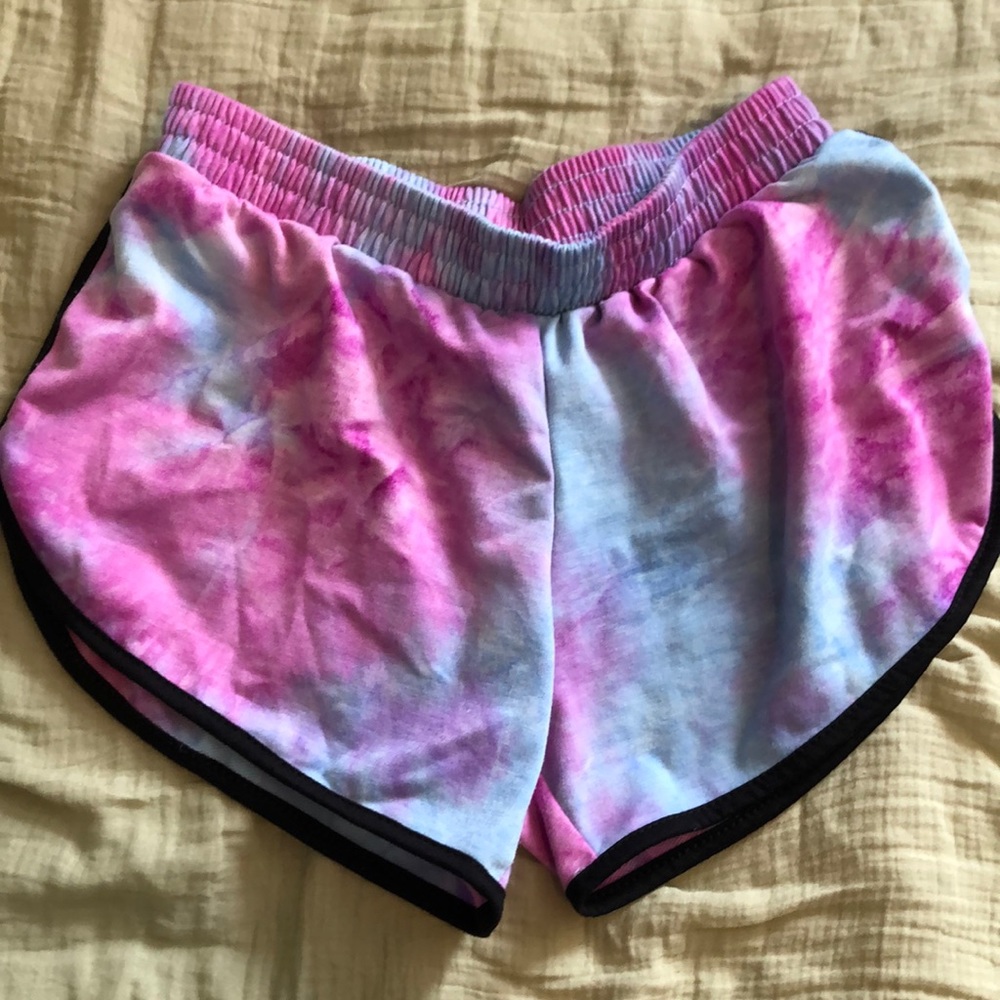 Tie-dye cloth shorts black trim detail
